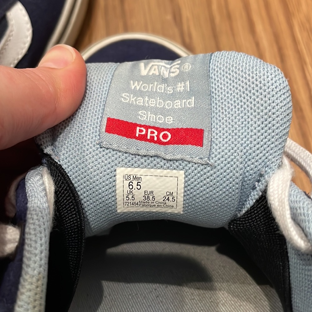 Vans - Picture 4 of 5